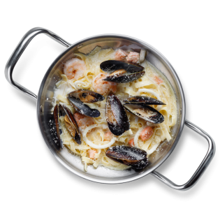 Тальятелле с морепродуктами в сливочном соусе