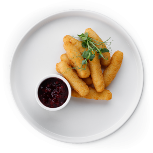 Сырные палочки с брусничным соусом