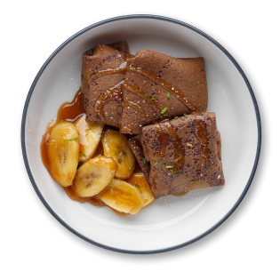 Шоколадные блинчики со сливочным кремом и бананом