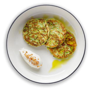 Кабачковые оладьи со сметаной